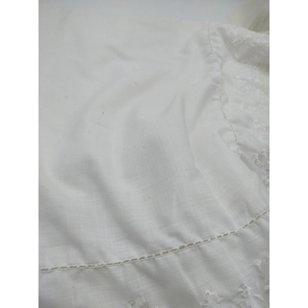 CYNTHIA ROWLEY Embroidered White Tablecloth 104 x 60